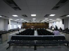Χωρίς κλιματισμό στην δικαστική αίθουσα Κορυδαλλού (του Γ. Κακαρνιά)